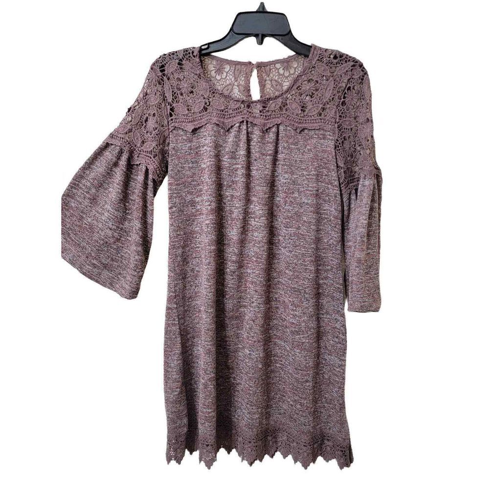 Rebellion Blouse Womens Medium Lace 3/4 Bell Styler Sleeve Stretch Blend
